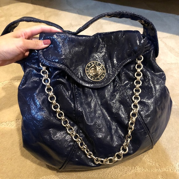 MARC JACOBS Crinkled Patent Leather Shoulder Bag - Picture 5 of 5